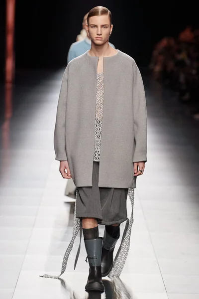 Look 12